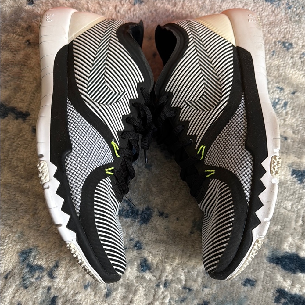 Nike Free Trainer 3.0 V4 - Size 8